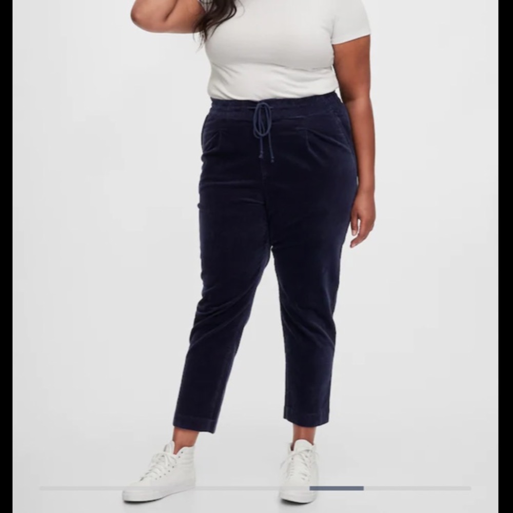 🆕 GAP | High Rise Corduroy Joggers